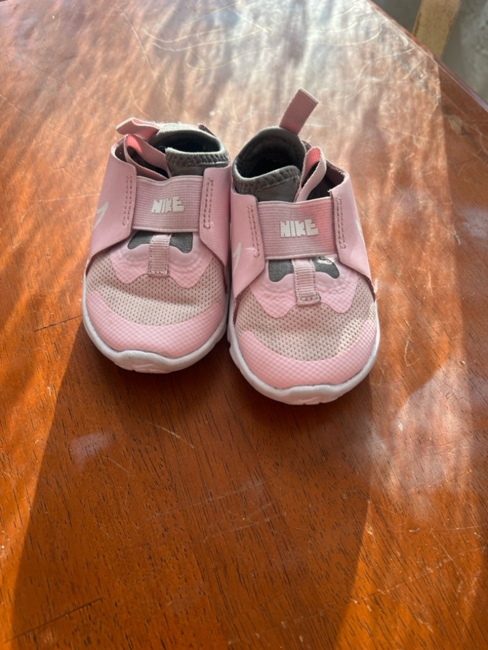 Nike Toddler Lightweight Pink Hook-and-Loop Sneakers